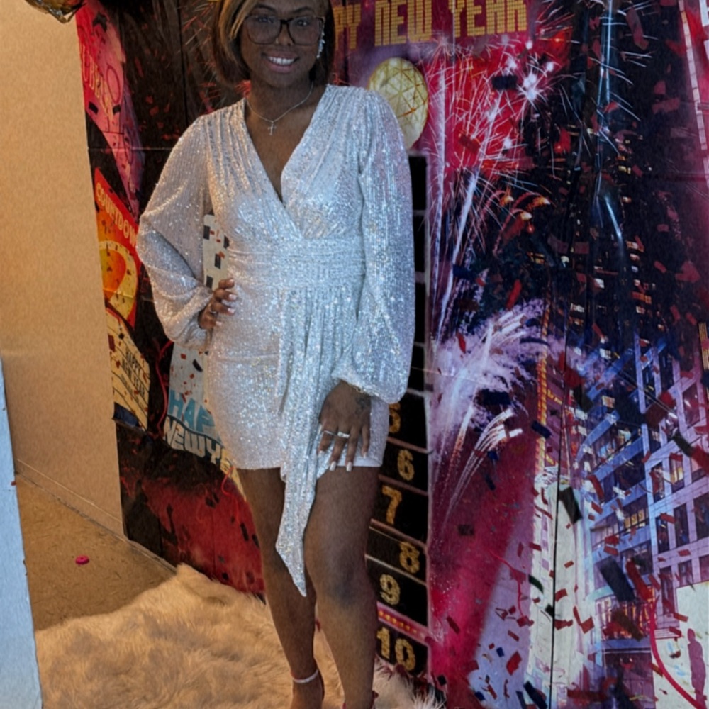 Elegant Silver Sequin Long Sleeve Dress